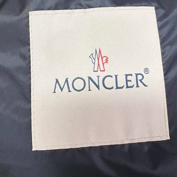 Moncler Navy Longue Saison Puffer Vest For Women — NWOT - Size 4 - Picture 5 of 8
